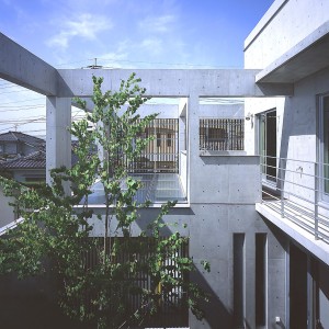 桜ヶ丘のコートハウス